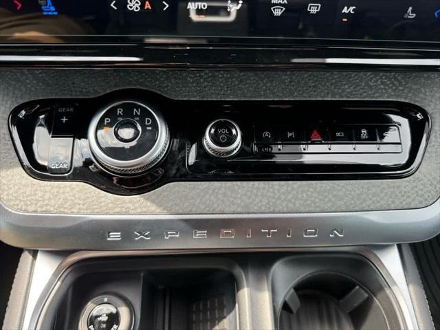 new 2025 Ford Expedition car, priced at $84,020