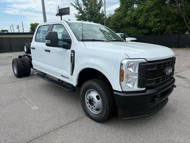 new 2025 Ford F-350 car, priced at $72,250