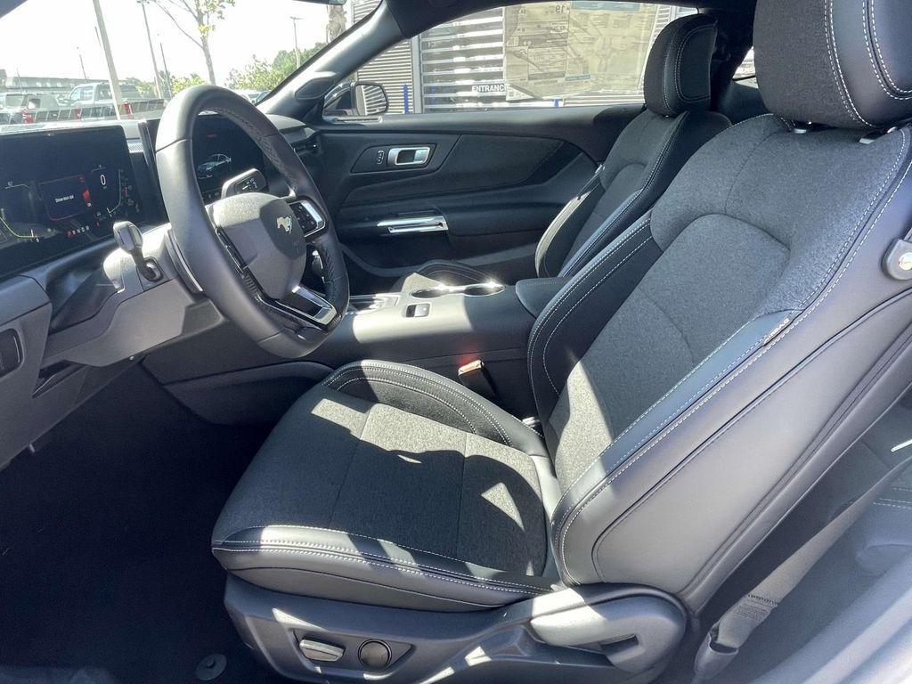 new 2025 Ford Mustang car