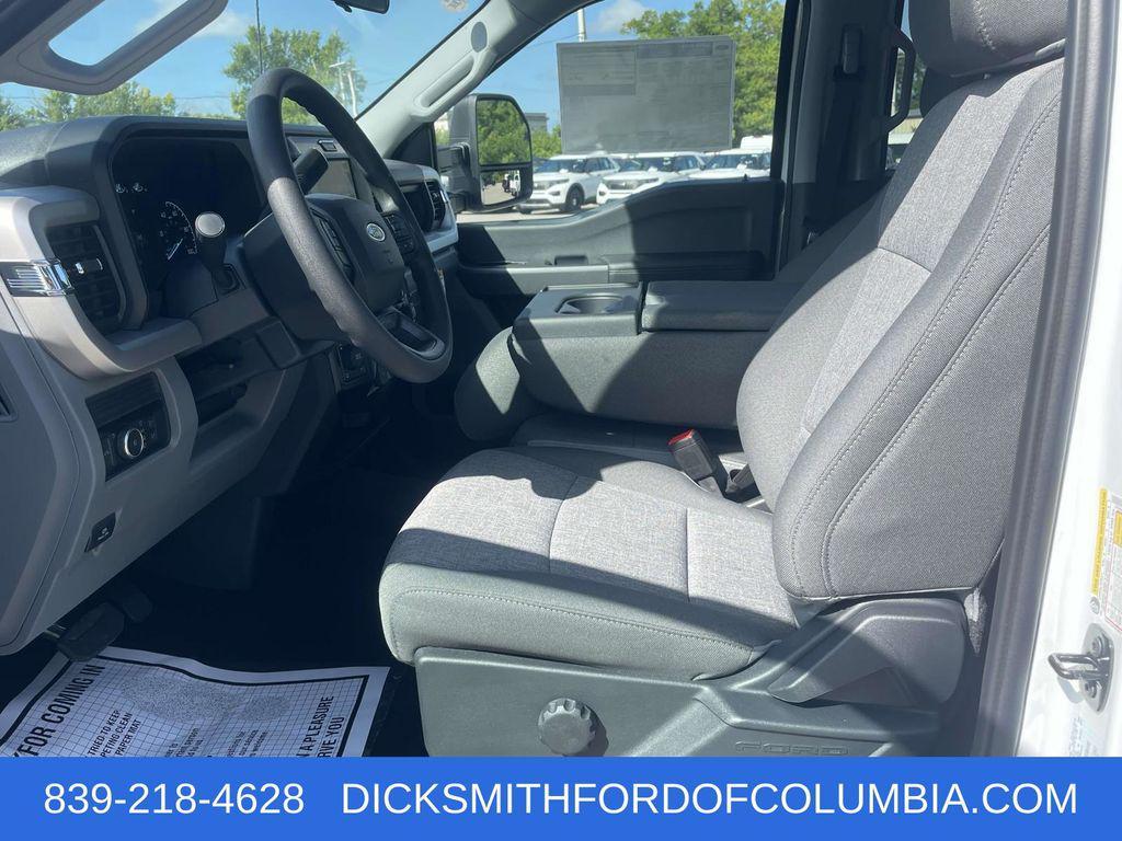 new 2025 Ford F-350 car, priced at $60,211