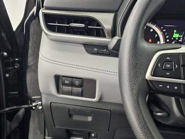 used 2023 Toyota Highlander car, priced at $34,249