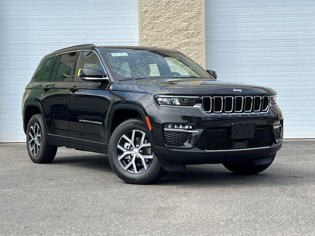 new 2024 Jeep Grand Cherokee car, priced at $40,945