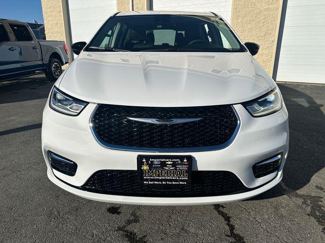 new 2024 Chrysler Pacifica car, priced at $38,859