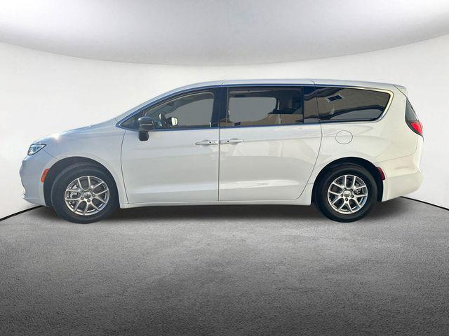 new 2024 Chrysler Pacifica car, priced at $38,859