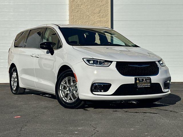 new 2024 Chrysler Pacifica car, priced at $38,859