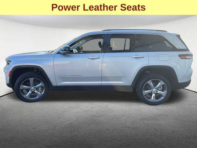 used 2022 Jeep Grand Cherokee car, priced at $35,477