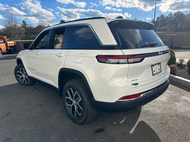 new 2025 Jeep Grand Cherokee car, priced at $45,254