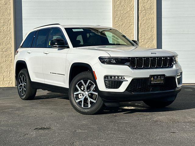 new 2025 Jeep Grand Cherokee car, priced at $45,254