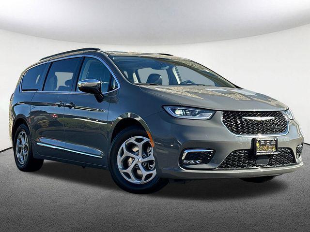 used 2023 Chrysler Pacifica car, priced at $31,654