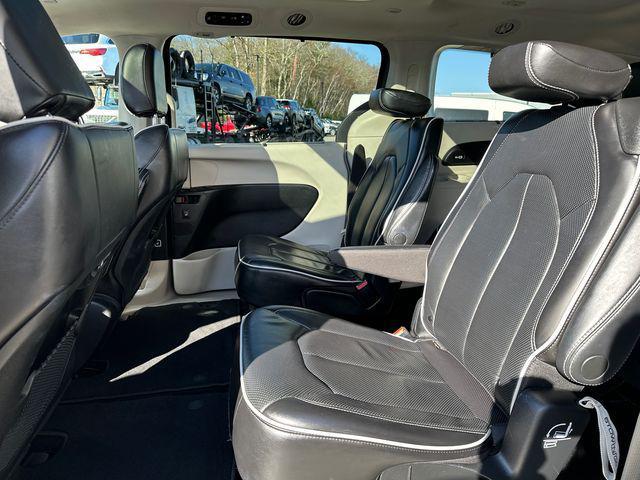 used 2023 Chrysler Pacifica car, priced at $31,654