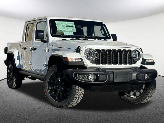 new 2025 Jeep Gladiator car, priced at $41,845