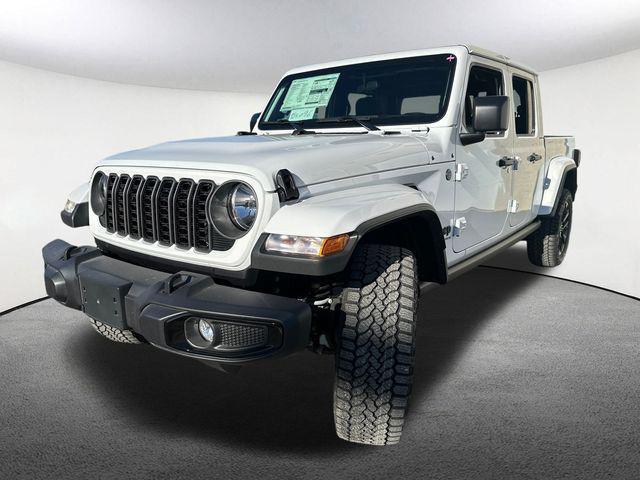 new 2025 Jeep Gladiator car, priced at $41,845