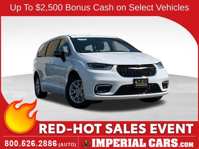 new 2026 Chrysler Pacifica car, priced at $39,543