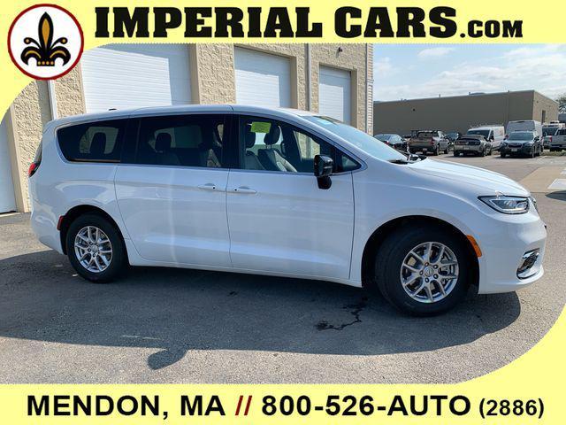 new 2026 Chrysler Pacifica car, priced at $39,543