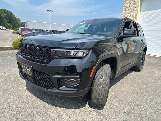 new 2025 Jeep Grand Cherokee car, priced at $42,459