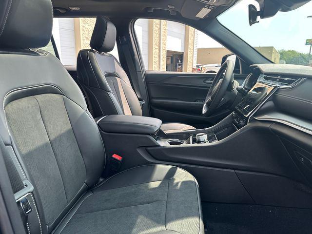 new 2025 Jeep Grand Cherokee car, priced at $42,459