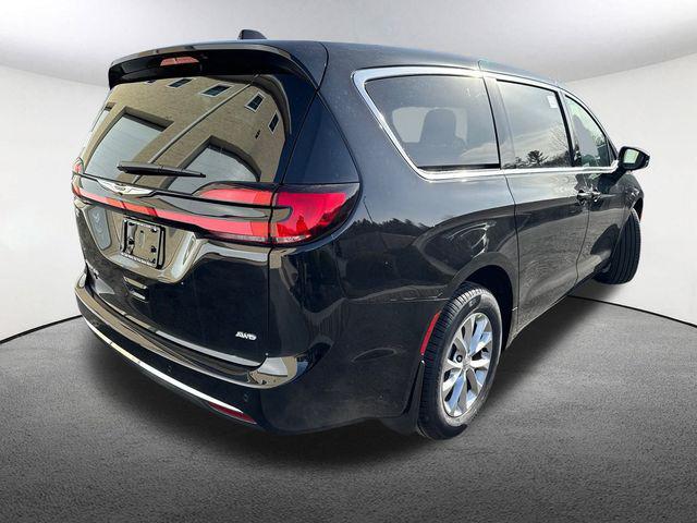 new 2025 Chrysler Pacifica car, priced at $51,735