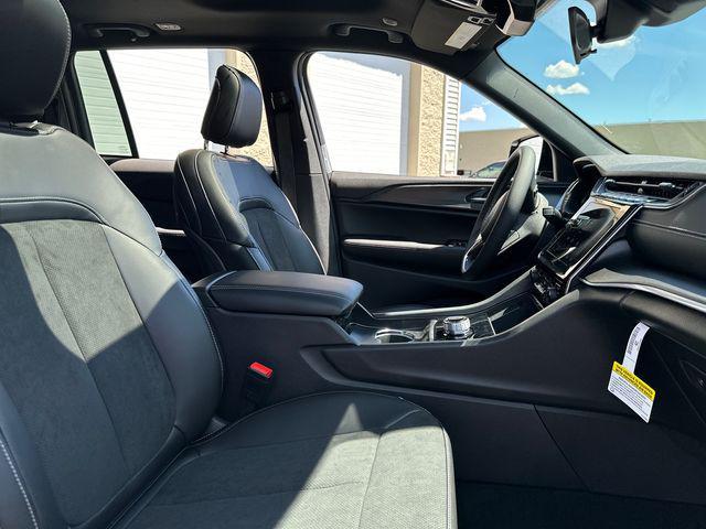 new 2025 Jeep Grand Cherokee car, priced at $40,731