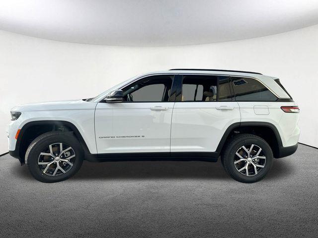 new 2025 Jeep Grand Cherokee car, priced at $44,254