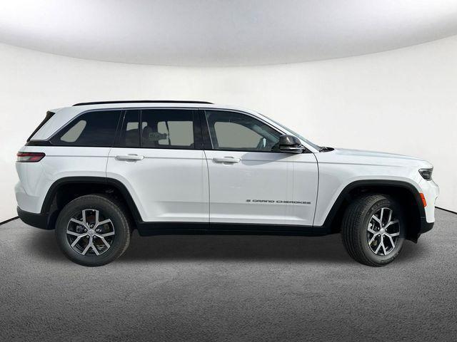 new 2025 Jeep Grand Cherokee car, priced at $44,254