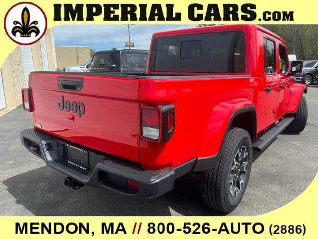 new 2024 Jeep Gladiator car, priced at $50,390