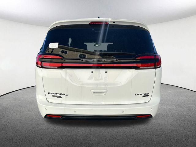 new 2025 Chrysler Pacifica car, priced at $52,422