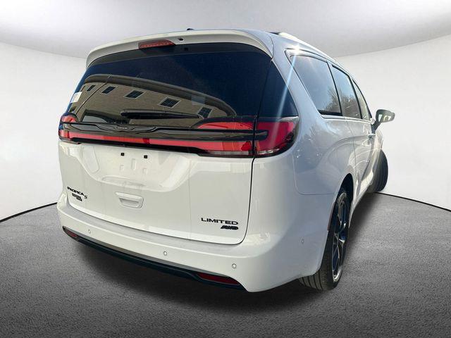 new 2025 Chrysler Pacifica car, priced at $52,422