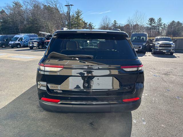 new 2025 Jeep Grand Cherokee car, priced at $49,424