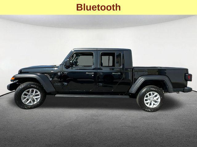used 2023 Jeep Gladiator car, priced at $32,647
