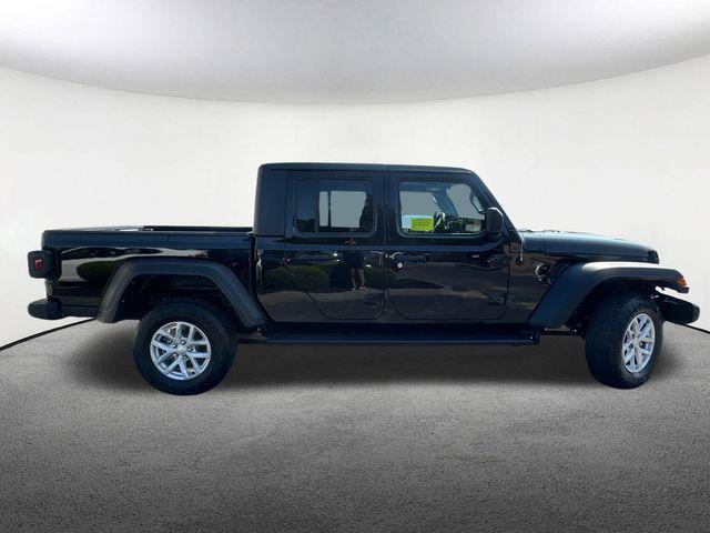 used 2023 Jeep Gladiator car, priced at $32,647
