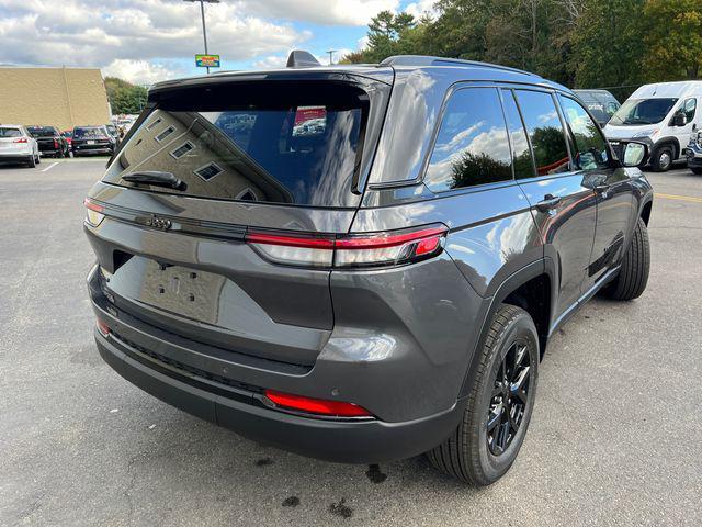 new 2025 Jeep Grand Cherokee car, priced at $45,030