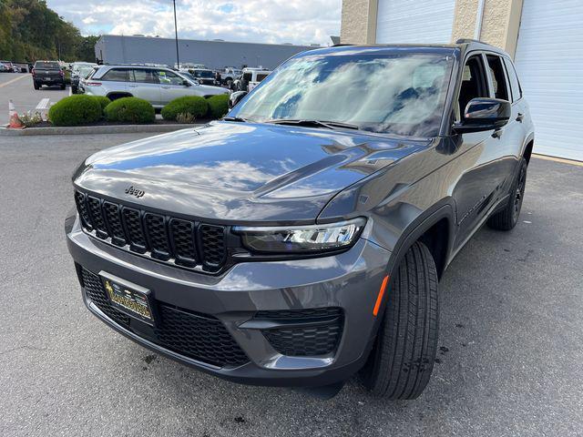 new 2025 Jeep Grand Cherokee car, priced at $45,030