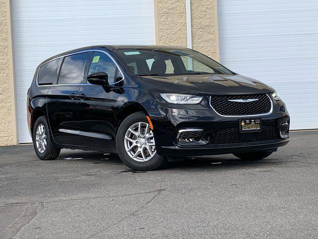 new 2026 Chrysler Pacifica car, priced at $38,793