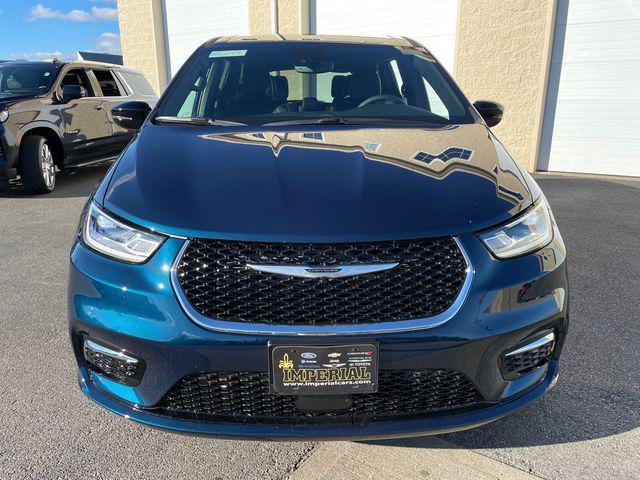 new 2025 Chrysler Pacifica car, priced at $44,635