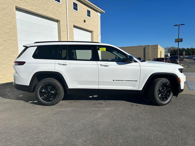 new 2025 Jeep Grand Cherokee L car, priced at $43,997