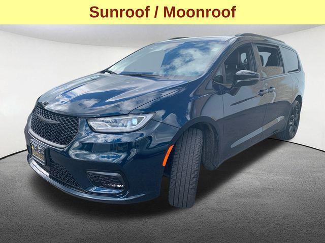 used 2024 Chrysler Pacifica car, priced at $48,977