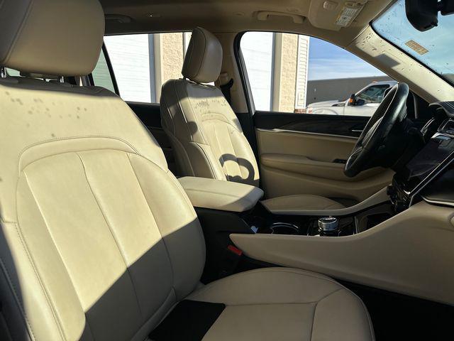 used 2022 Jeep Grand Cherokee L car, priced at $30,647