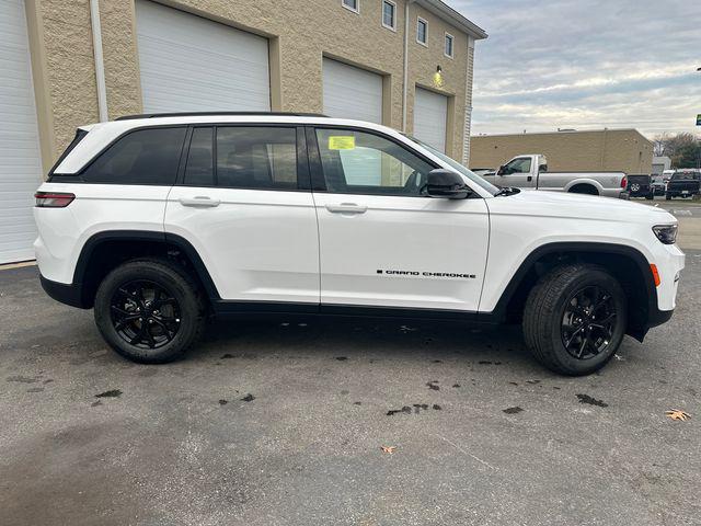 new 2025 Jeep Grand Cherokee car, priced at $44,435