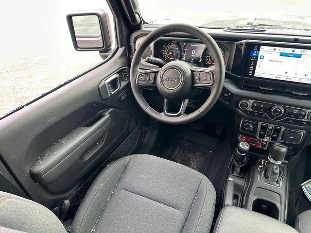 new 2025 Jeep Gladiator car, priced at $48,285