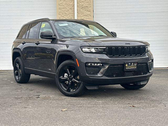 new 2025 Jeep Grand Cherokee car, priced at $52,132