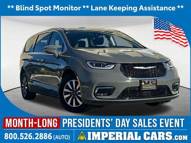 used 2022 Chrysler Pacifica Hybrid car, priced at $29,977