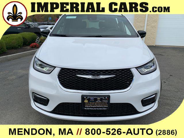 new 2026 Chrysler Pacifica car, priced at $44,375