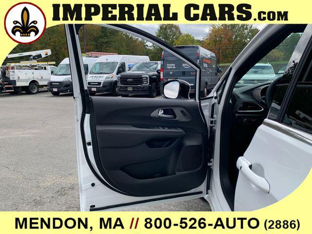 new 2026 Chrysler Pacifica car, priced at $44,375