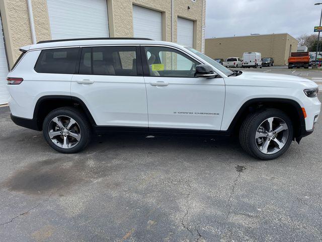 new 2024 Jeep Grand Cherokee L car, priced at $45,735