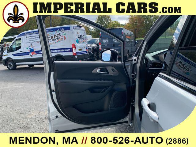 new 2026 Chrysler Pacifica car, priced at $47,453