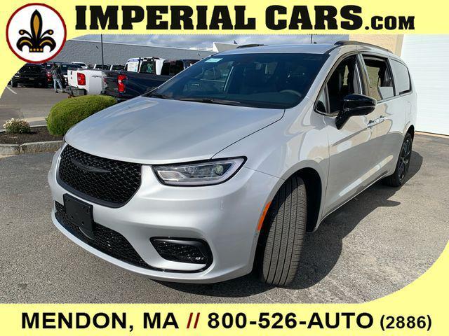 new 2026 Chrysler Pacifica car, priced at $47,453