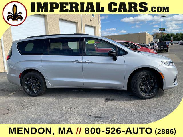new 2026 Chrysler Pacifica car, priced at $47,453