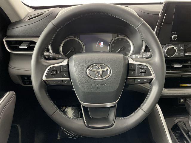 used 2023 Toyota Highlander car, priced at $40,988