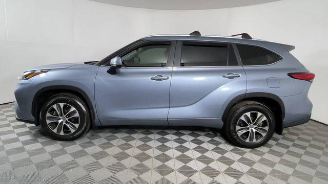 used 2023 Toyota Highlander car, priced at $40,988