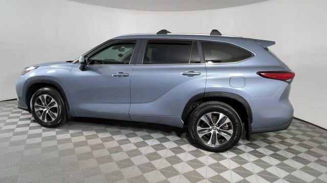 used 2023 Toyota Highlander car, priced at $40,988